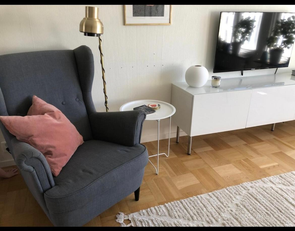 Fint Med 4 Sovrum Parkering Och Traedgard